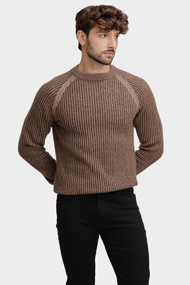 brązowy sweter