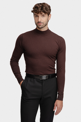 brązowy sweter