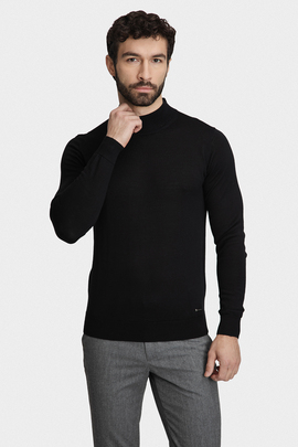 czarny sweter