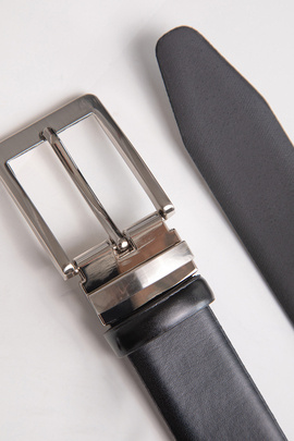 Lakierowany pasek męski czarny 02500A90LKA