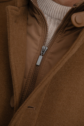 Jasnobrązowy płaszcz 00285D79GSA