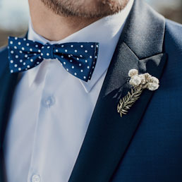 piny-do-garnituru-mala-ozdoba-ktora-odmieni-elegancka-stylizacje