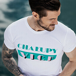 t-shirt z nadrukiem