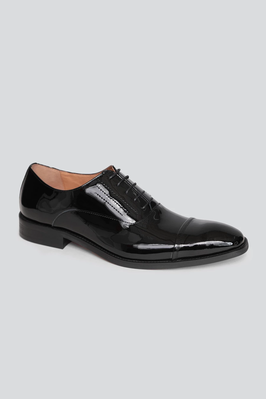 Czarne buty męskie lakierowane 01043B90LNA