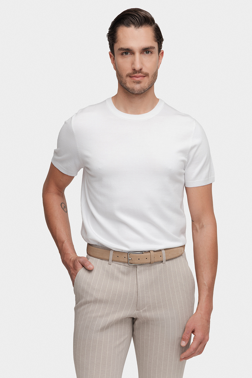 Wiskozowy biały T-shirt 01003A00GSA