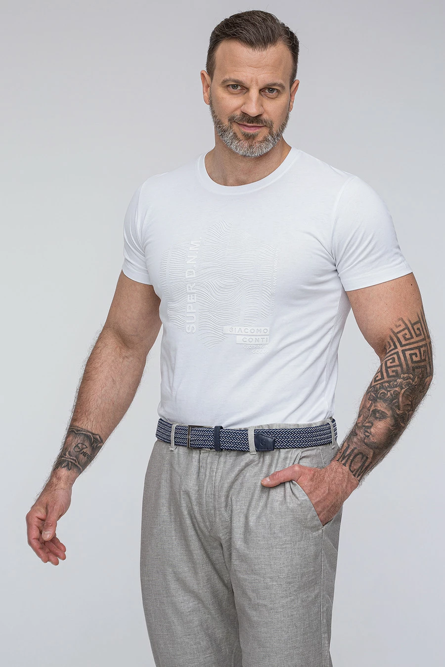 Trójwymiarowy biały t-shirt TSBS000070