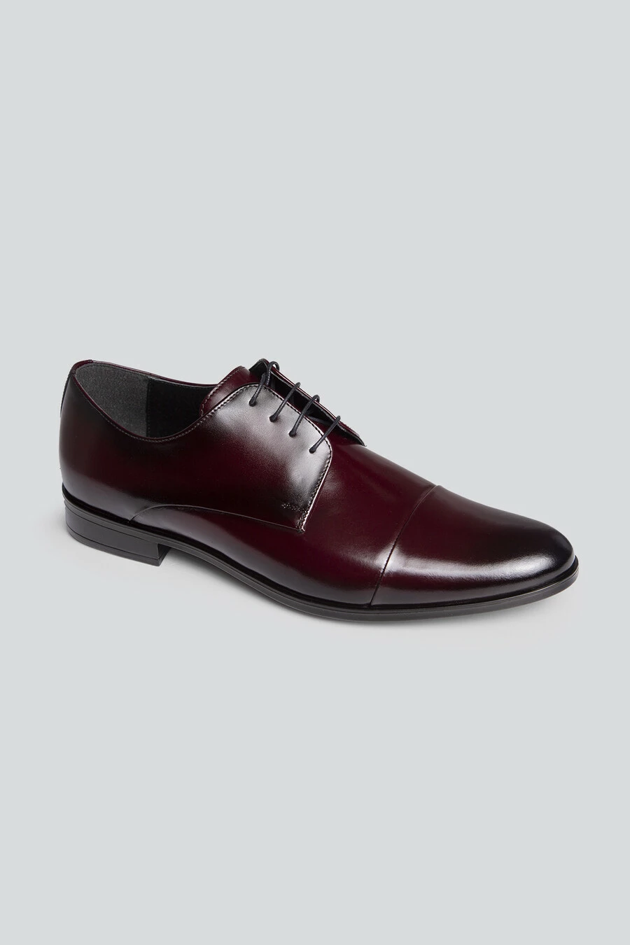 Bordowe buty ze skóry naturalnej