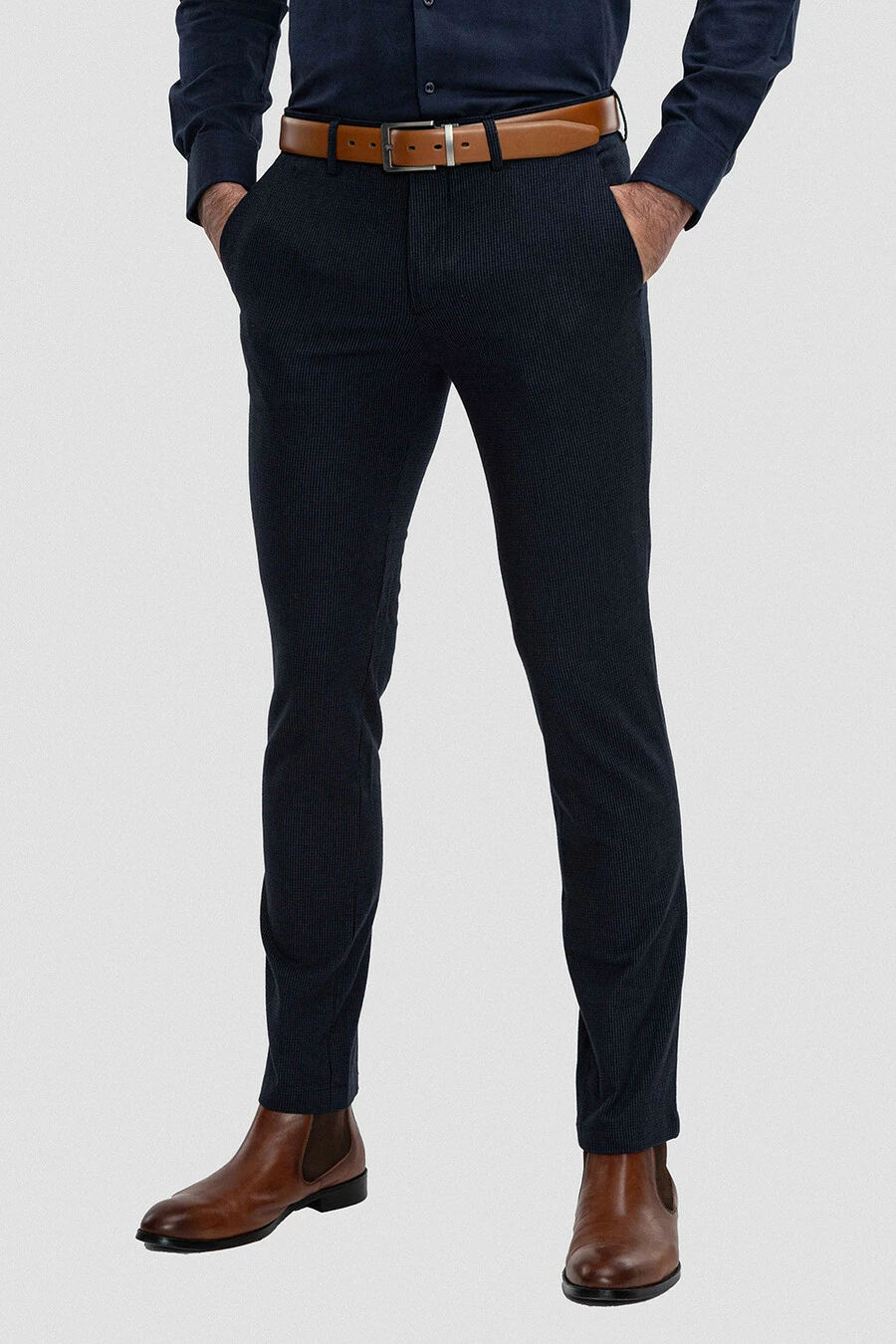 Granatowe chinosy w mikrowzór 1033A75MSA