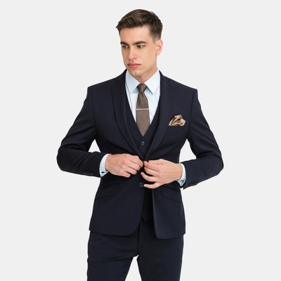 Stylizacje na studniówkę z nutą ekstrawagancji