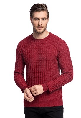 czerwony sweter męski