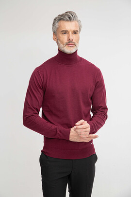 bordowy sweter