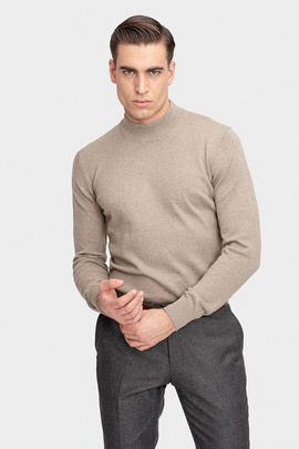 kremowy sweter