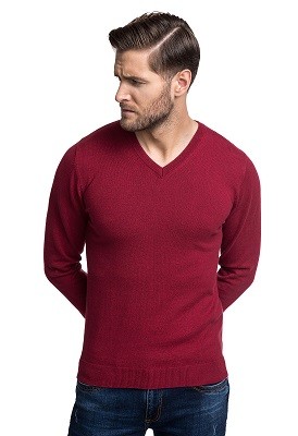 czerwony sweter męski v neck