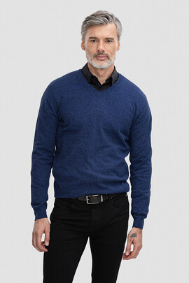 Granatowy sweter w serek SWGR000358
